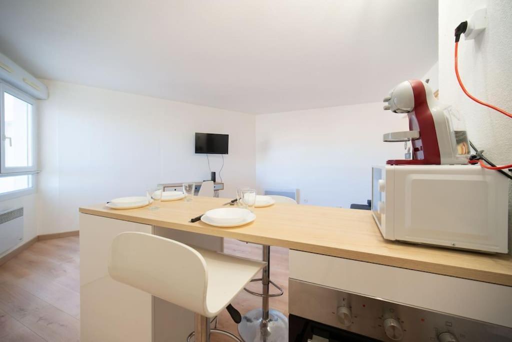 Fully Equipped Apartment 2 To 4 People St Charles Marseille Exteriér fotografie